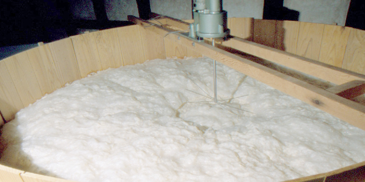 Moromi (Fermentation mash) | Nanbubijin Sake | Nanbubijin CO. LTD.